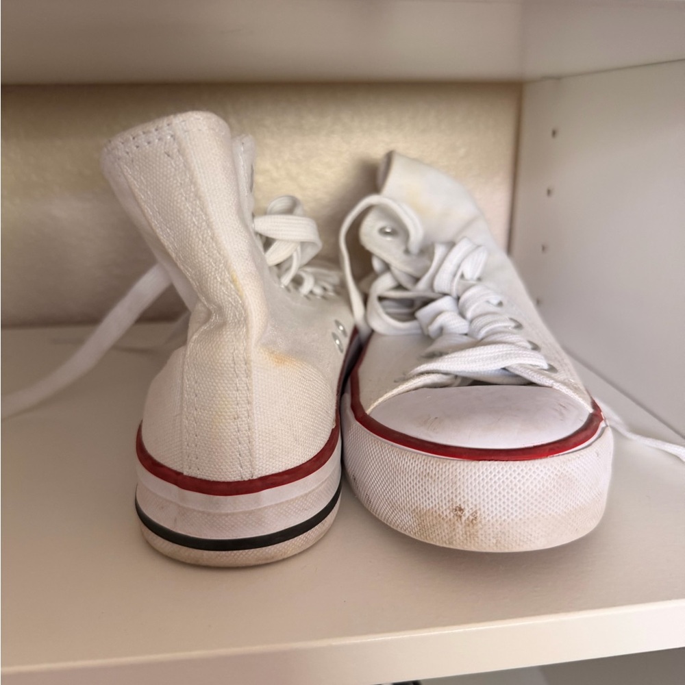 KNOCK OFF chuck taylors